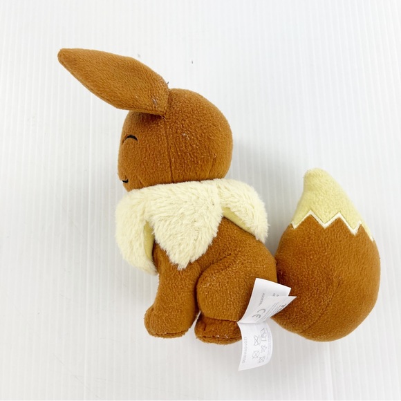 Pokemon Tomy Happy Smiling Eevee 7 Inch Stuffed Animal Plush Toy - Picture 3 of 6